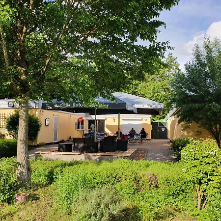 Campingplatz Und Camping Pods